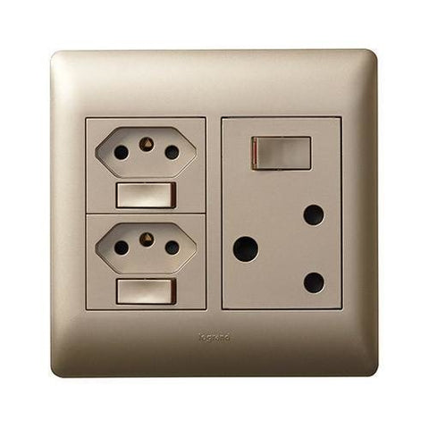 Single Socket Vertical + 2 Switched Slimline Champagne - PYNOS44CHA